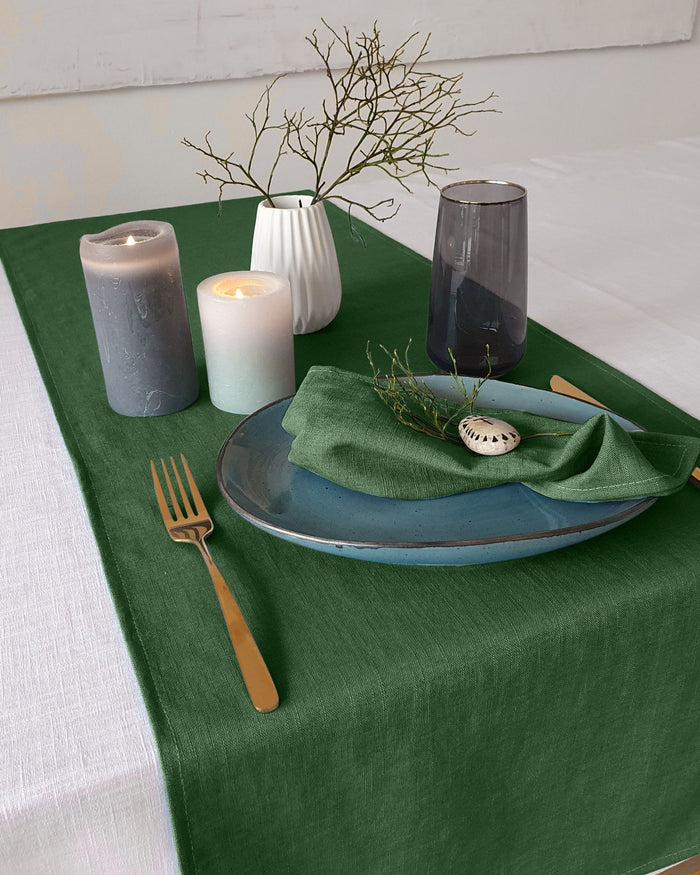 Edler Tischläufer aus Leinen in 4 Längen, 40 cm breit - Uni Grün